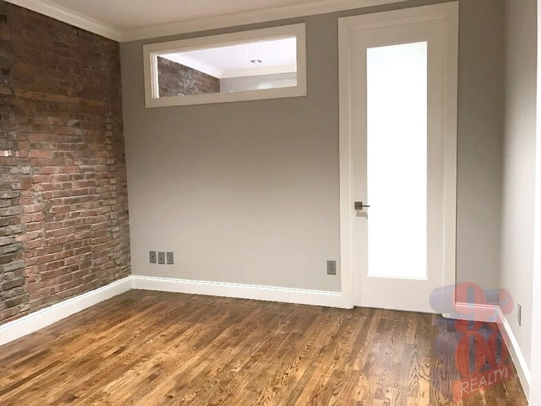 Building Photo - 248 Mott St