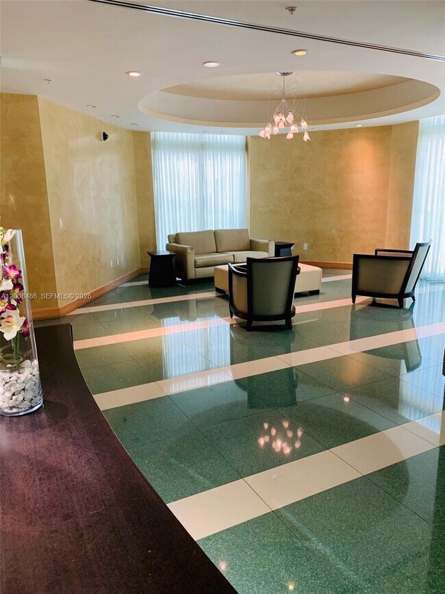 Building Photo - 218 SE 14th St