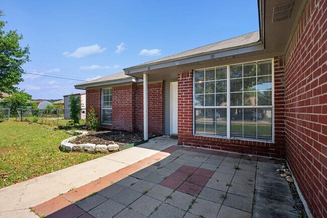 Building Photo - 4601 W Creek Cir