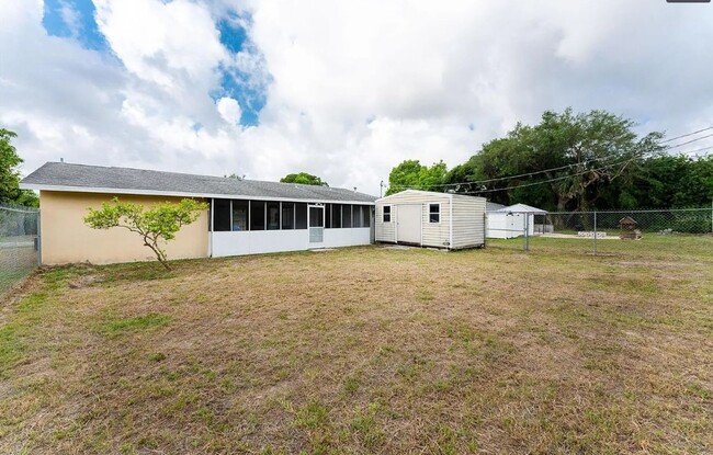 Building Photo - Charming 2 Bedroom, 2 Bath Home in Port Ch...