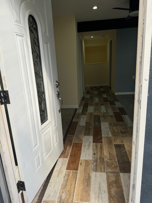 Main entrance - 1178 Tiegen Dr