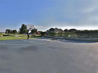 Building Photo - 8911 Valley River Dr