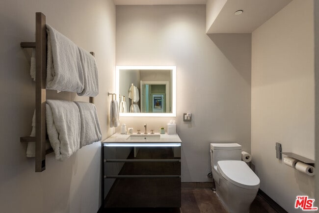 Building Photo - 8538 Eastwood Rd