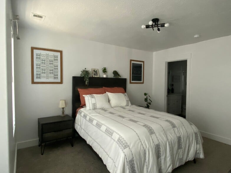 Building Photo - 4726 Hillhouse Cv