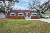 Building Photo - 303 SE Gilliland Rd