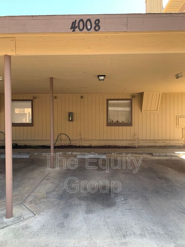 Building Photo - 4008 W Meadow Ave