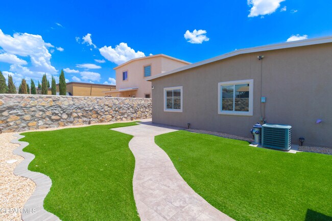 Building Photo - 12865 Little Misty Ln