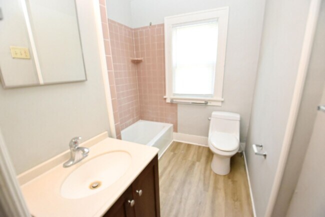Building Photo - Sunnymeade home in South Bend IN, 3 bedroom 1 bath