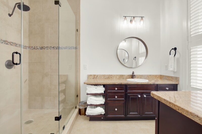 Building Photo - 210 E Waldburg St