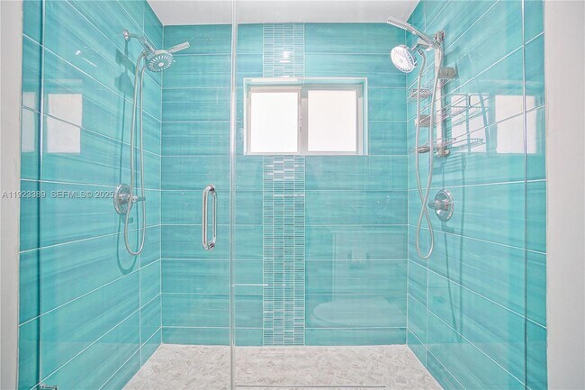 Building Photo - 414 Giralda Ave