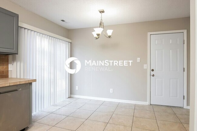Building Photo - 4 Bedroom Pet-Friendly Home in Raleigh, NC with Main Street Renewal
