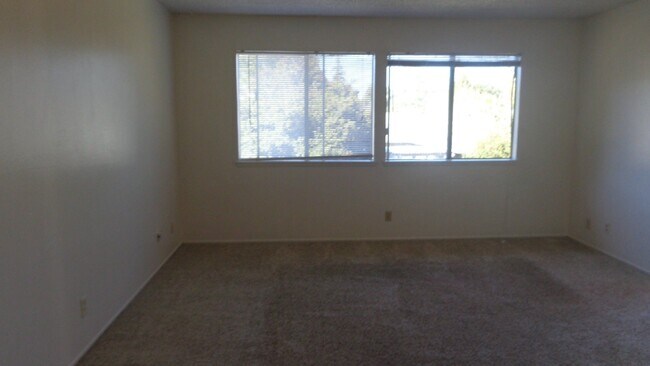 Building Photo - 1119 Casita Dr