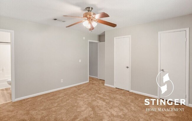 Building Photo - 31 Harding St