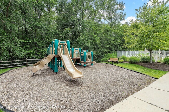 Building Photo - 25 Indigo Dr
