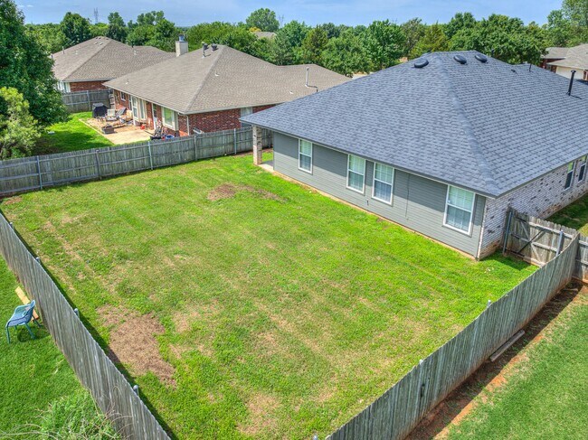 Building Photo - Charming home in North Edmond + Deer Creek Schools