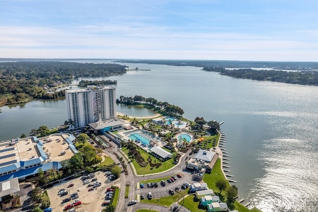 Building Photo - 3555 Balboa Cir