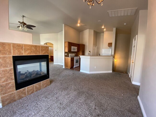 Building Photo - AMAZING 2 STORY TOWNHOME LOCATED IN A GATED COMMUNITY!