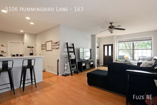 Building Photo - 5106 Hummingbird Ln