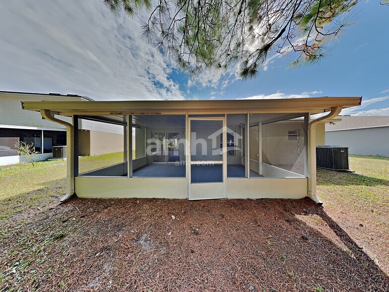 Building Photo - 5549 Shady Pine St S