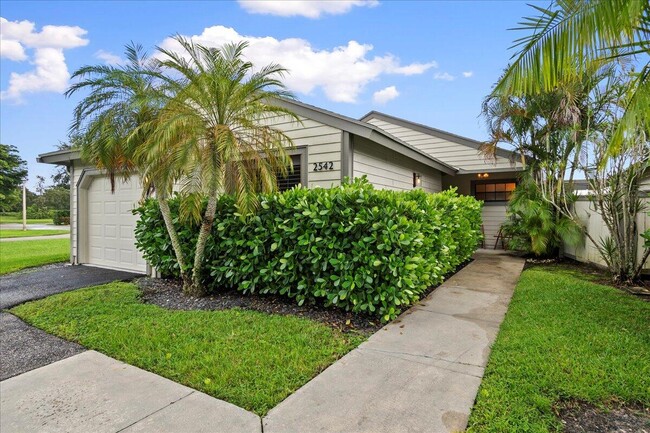 Building Photo - 2542 Bedford Mews Dr