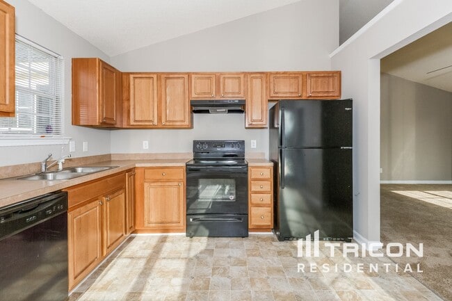 Building Photo - 429 Legend Oaks Dr