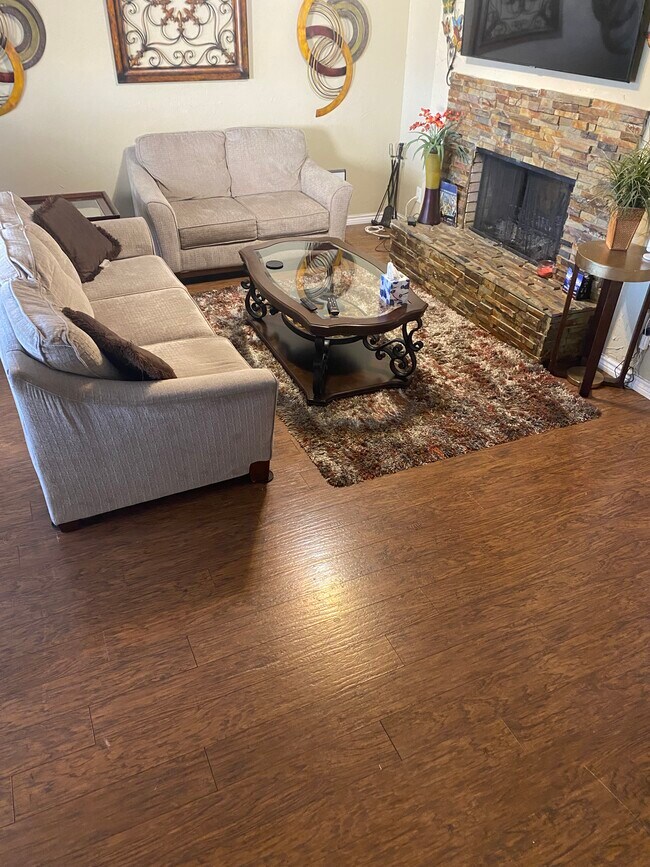 Building Photo - 5612 Marina Dr