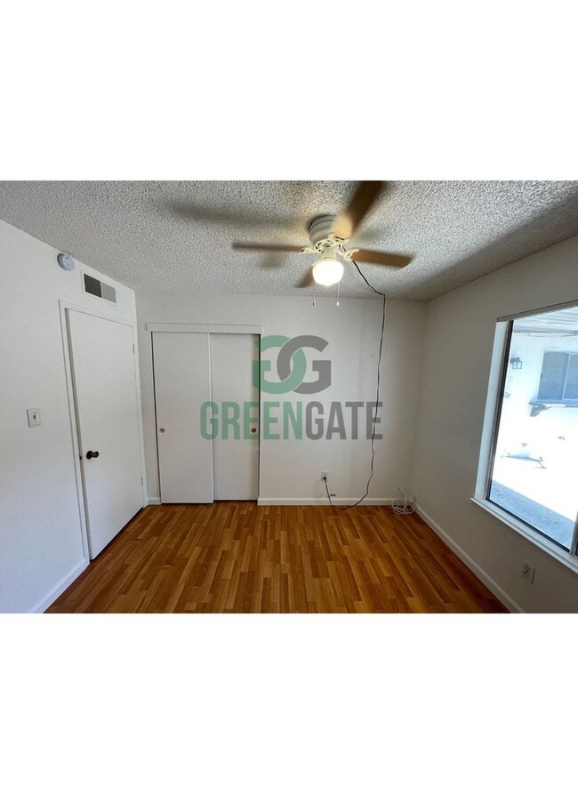 Building Photo - 3 BEDROOM 2 BATH HOME MOVE IN READY IN MODESTO!