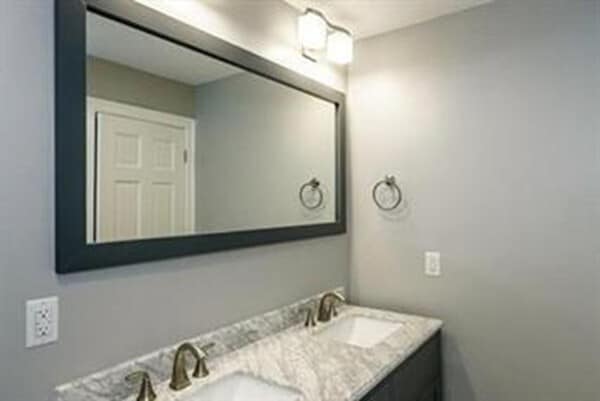 Building Photo - 69 Day St