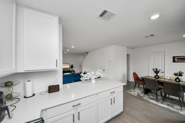 Building Photo - 28910 Texas Sparrow Ln