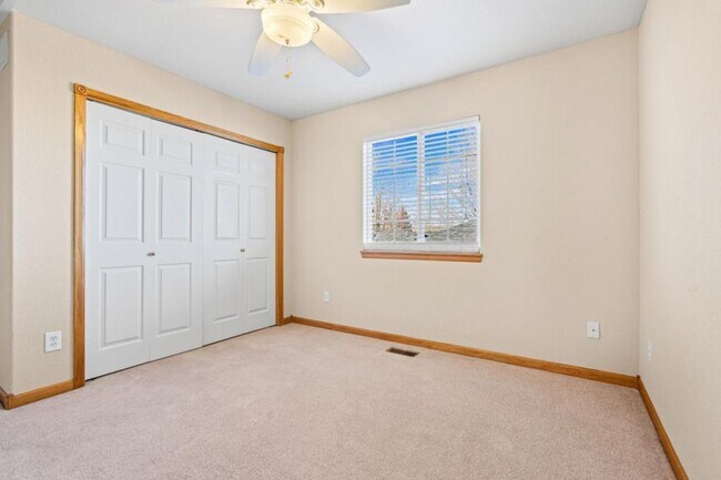 Building Photo - 389 Blackstone Cir