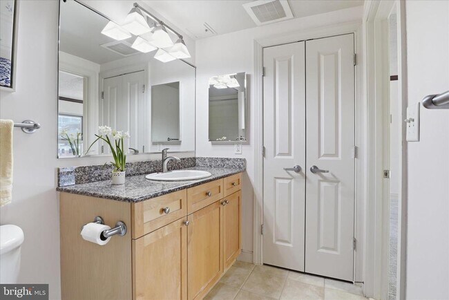 Building Photo - 777 7th St NW