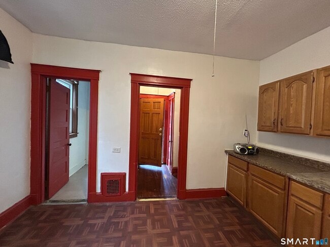 Building Photo - 40 Cabot St