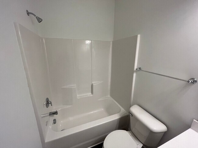 Building Photo - Stunning 3BD, 2.5BA Raleigh Townhome With ...