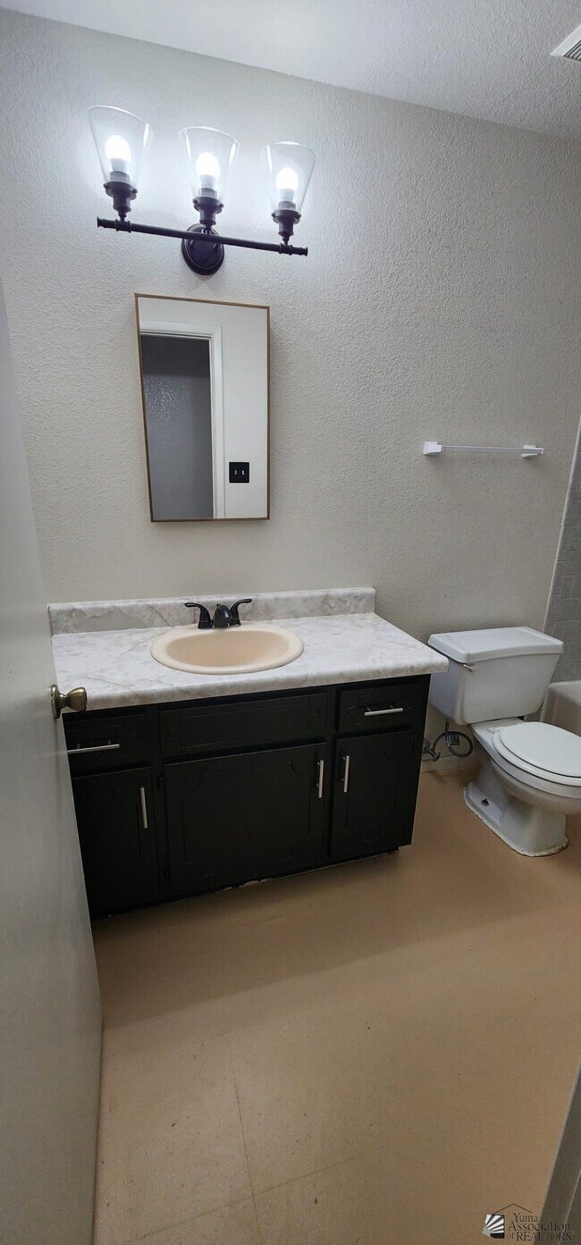 Building Photo - 2088 W Del Sol Ln