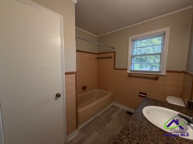 Building Photo - 104 Biltmore Terrace