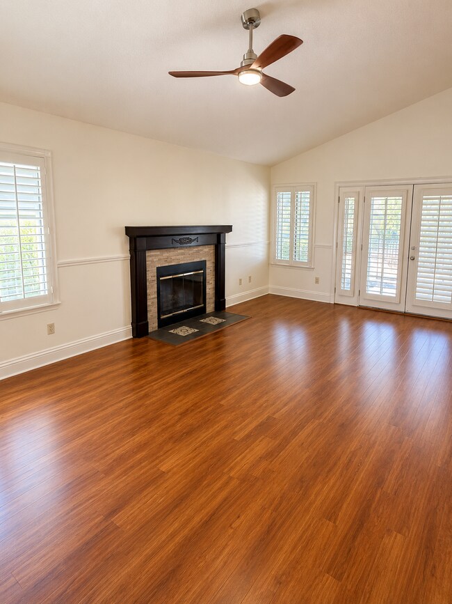Building Photo - 11785 Avenida Sivrita