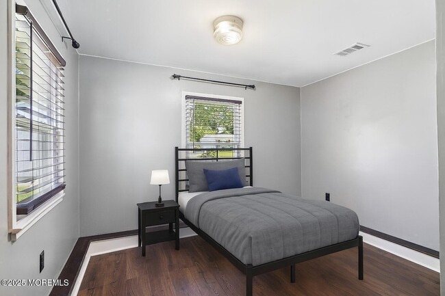 Building Photo - 6 Redwood Rd