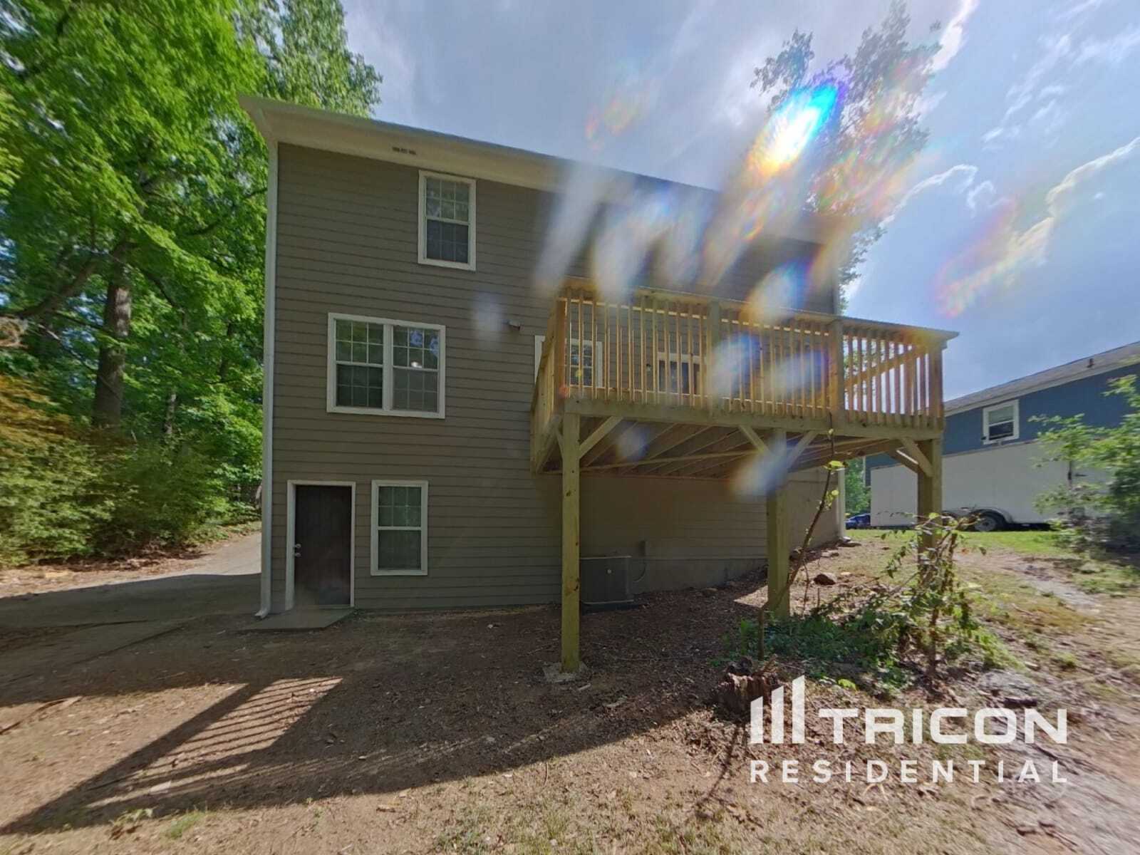 Building Photo - 5242 Selene Dr