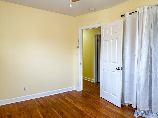 Building Photo - 904 Forestview Dr