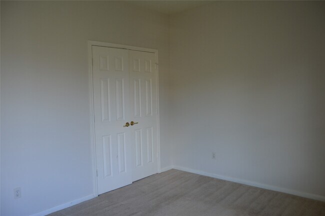 Building Photo - 2423 Waterwood Dr