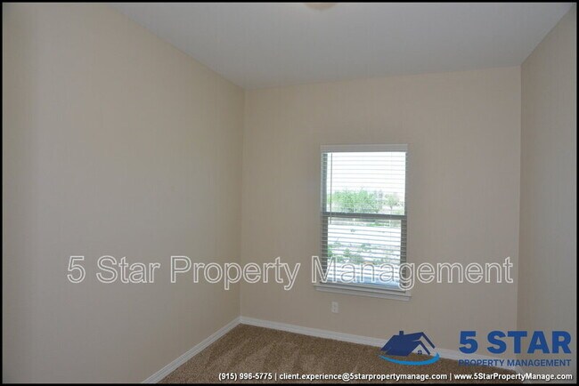 Building Photo - 806 TS Daniel Cadena Dr