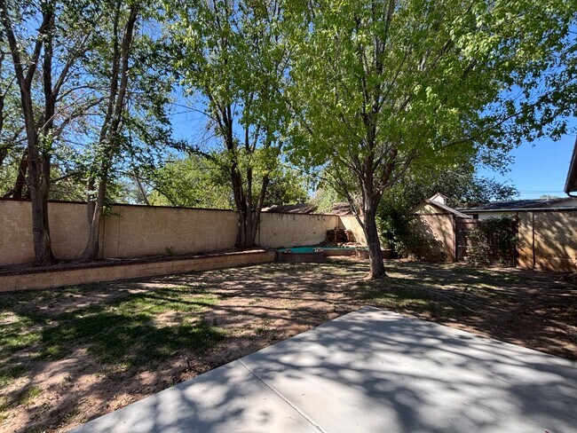 Building Photo - 34 E 350 N