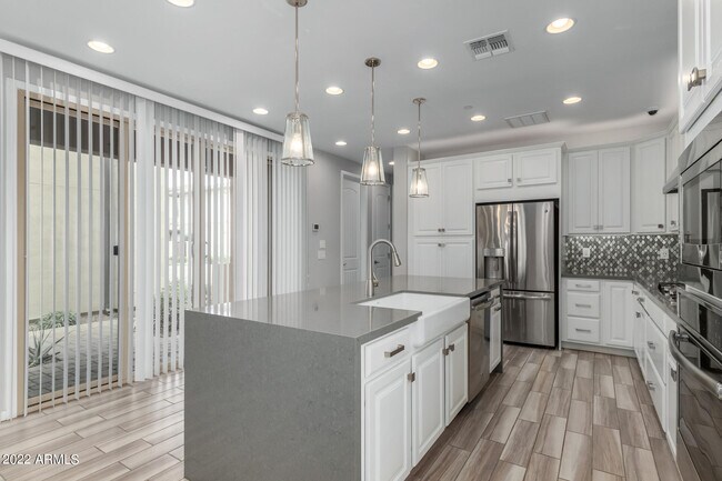 Building Photo - 1848 S Follett Way