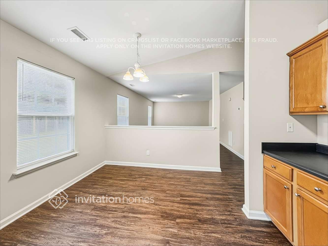 Building Photo - 3940 Laurel Glen Dr