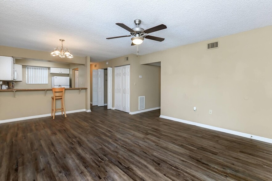 Whispering Oaks Apartments 240 Whispering Oaks Ct Orange City FL