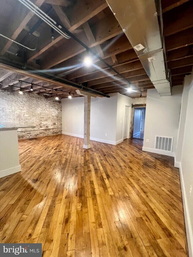 Building Photo - 401 Princess Anne St