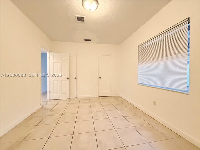 Building Photo - 2410 NW 34th St