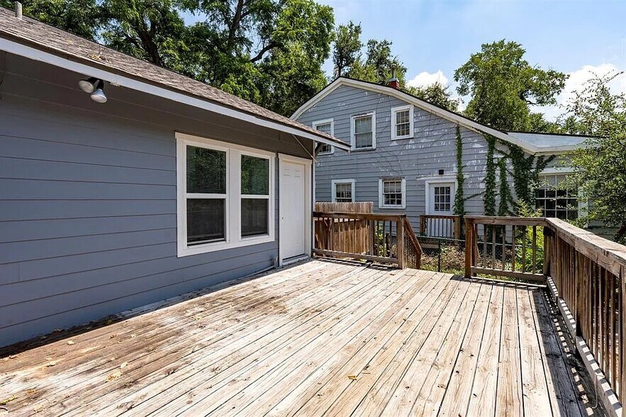Building Photo - 2802 Salado St
