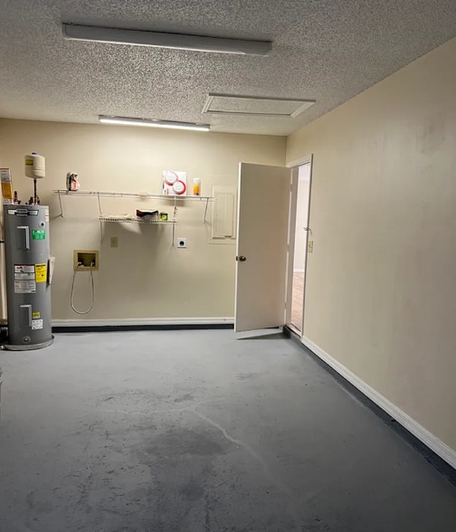 Building Photo - 500 37th Ave