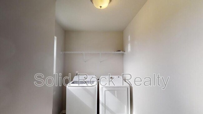 Building Photo - 10977 Quercia Cir